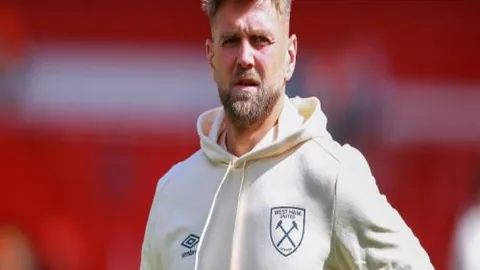 蜂鸣之战：黄蜂与步行者巅峰对决，火力全开，谁能笑傲进攻之巅？